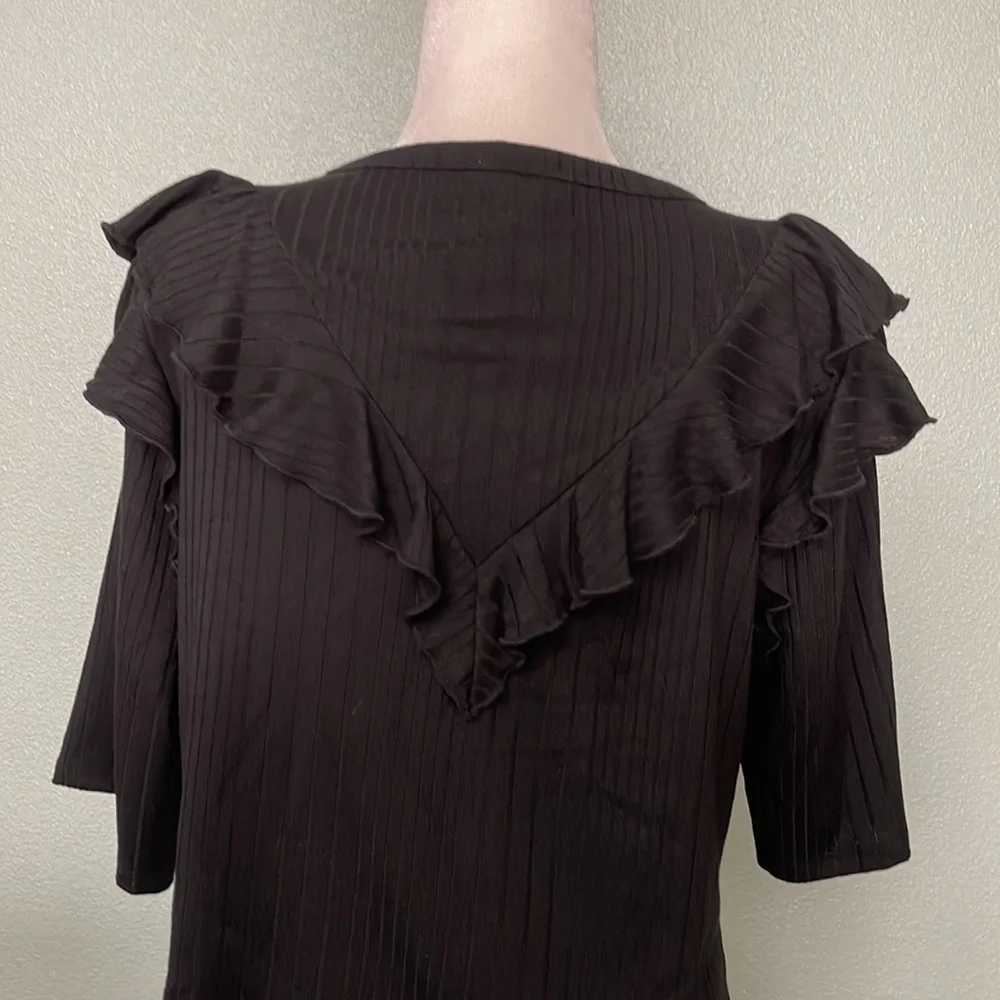 Riley & Rae Black Ruffled Ribbed Top - Picture 8 of 9